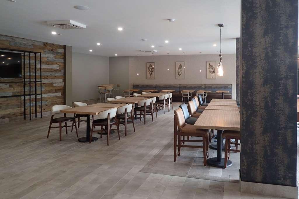 מלון Clarion Pointe Downtown גטלינבורג מסעדה תמונה